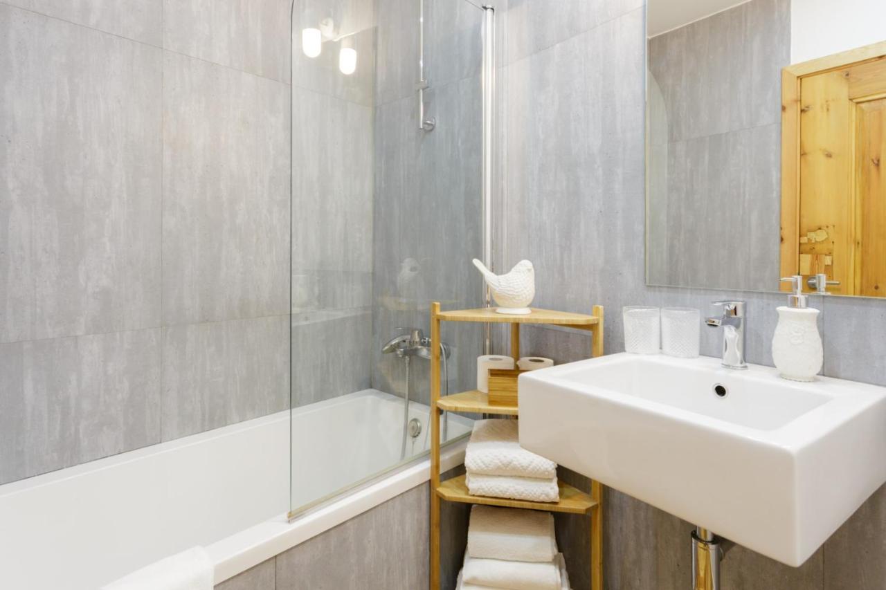 Amazing Rooftop Terrace With River And Historic City View 4 Bedrooms 4 Bathrooms Ac 19Th Century Building Chiado Lisboa Eksteriør bilde